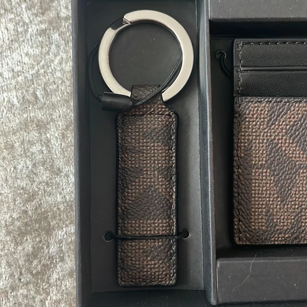 Brand New Michael Kors Jet Set Men’s Card Case & Keychain Gift Set Brown Black